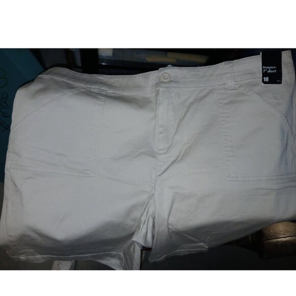 New York & Company Hampton Twill Shorts Mid Rise Fit White Women’s Size 18 NWT - Picture 3 of 7